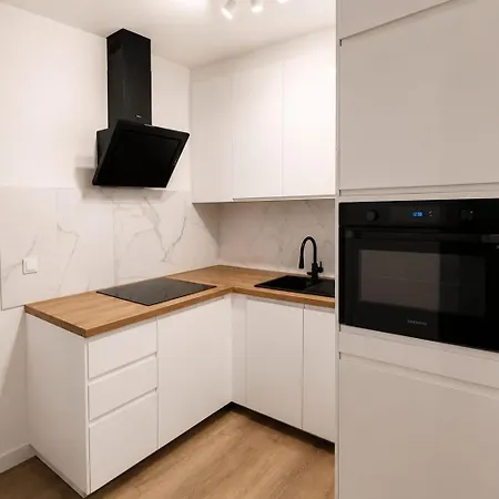 Modern 4-room With Elevator, 3 Balconies *