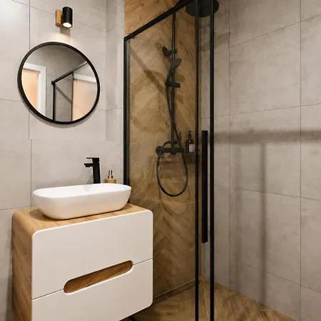 Modern 4-room With Elevator, 3 Balconies * كراكوفيا